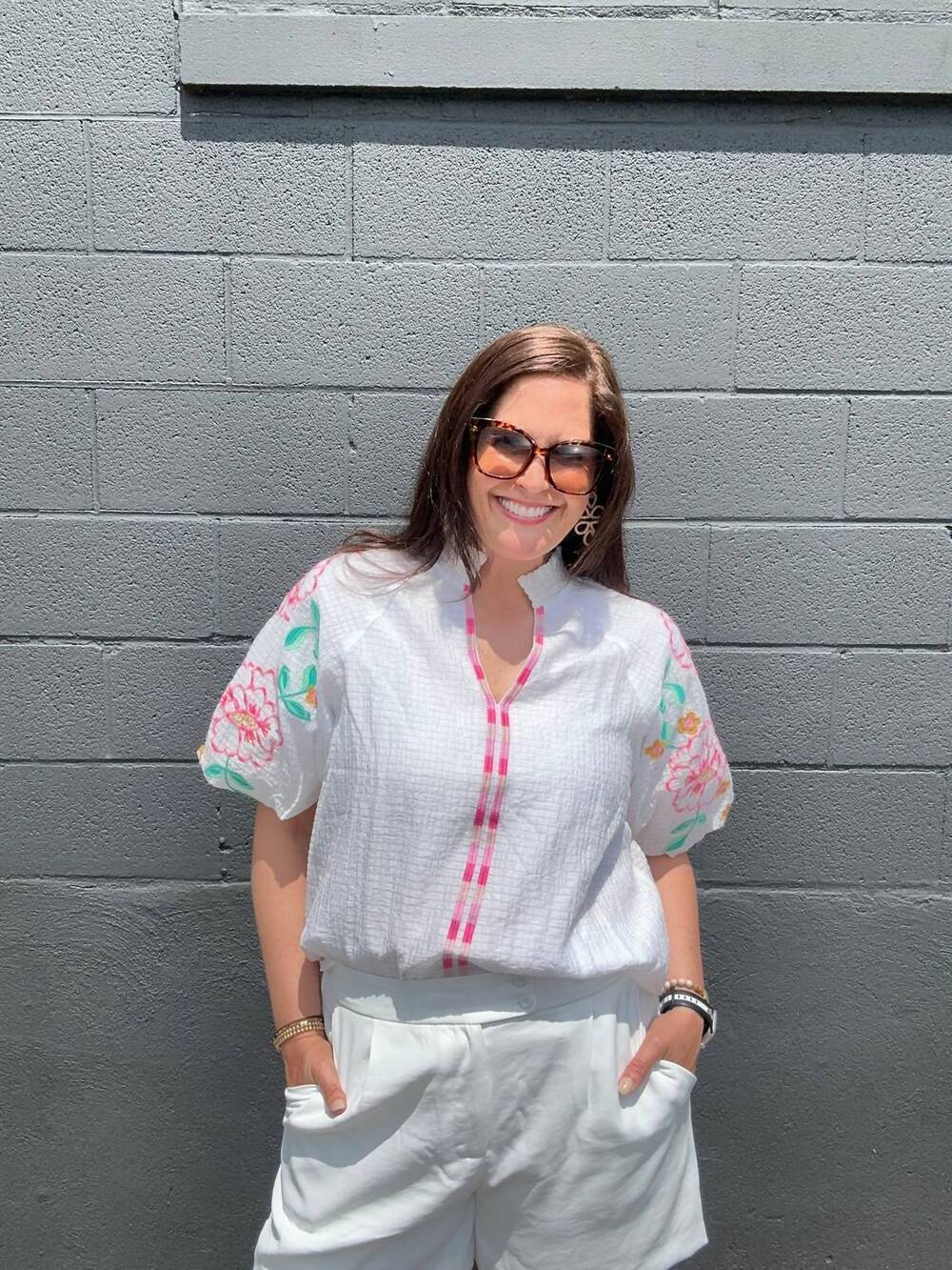 NEW THML ella embroidered puff sleeve v-neck top in white